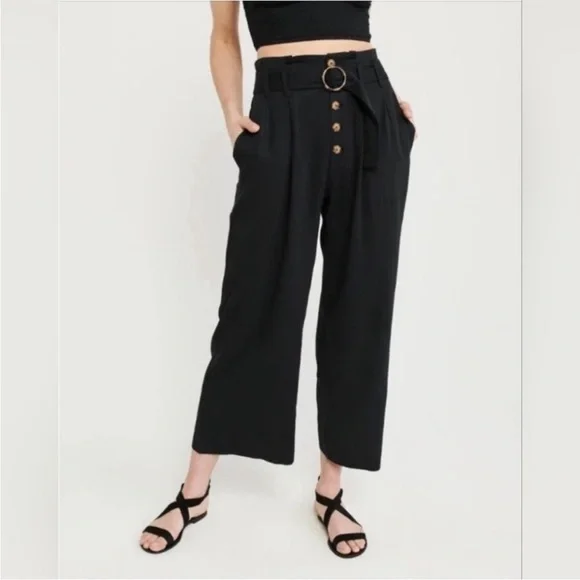 Abercrombie & Fitch High Waisted Button Up Belted Paper Bag Pants - Picture 2 of 9
